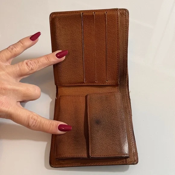 Louis Vuitton Monogram Bifold Wallet - Picture 4 of 6